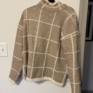&Merci, brown and cream turtleneck